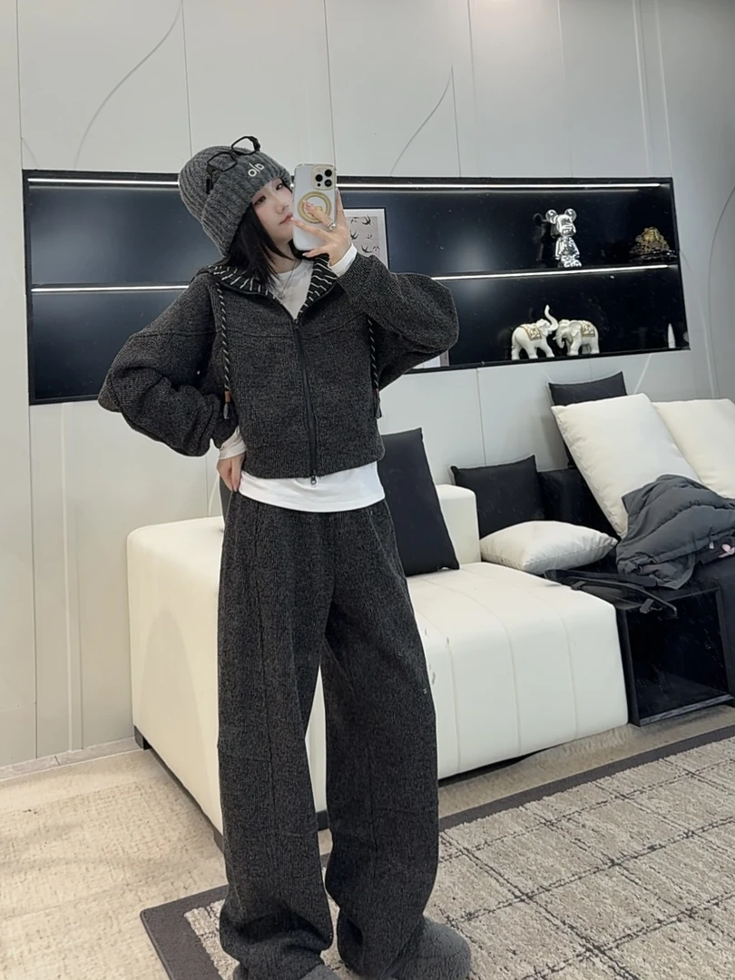 雷雷【​冬日甜芯​】2025冬季新款时尚加绒加厚羊毛套装H6160