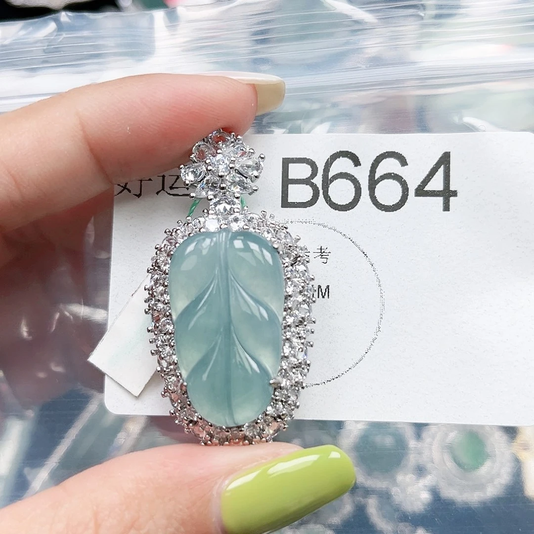 翡翠颈饰未镶嵌翡翠664