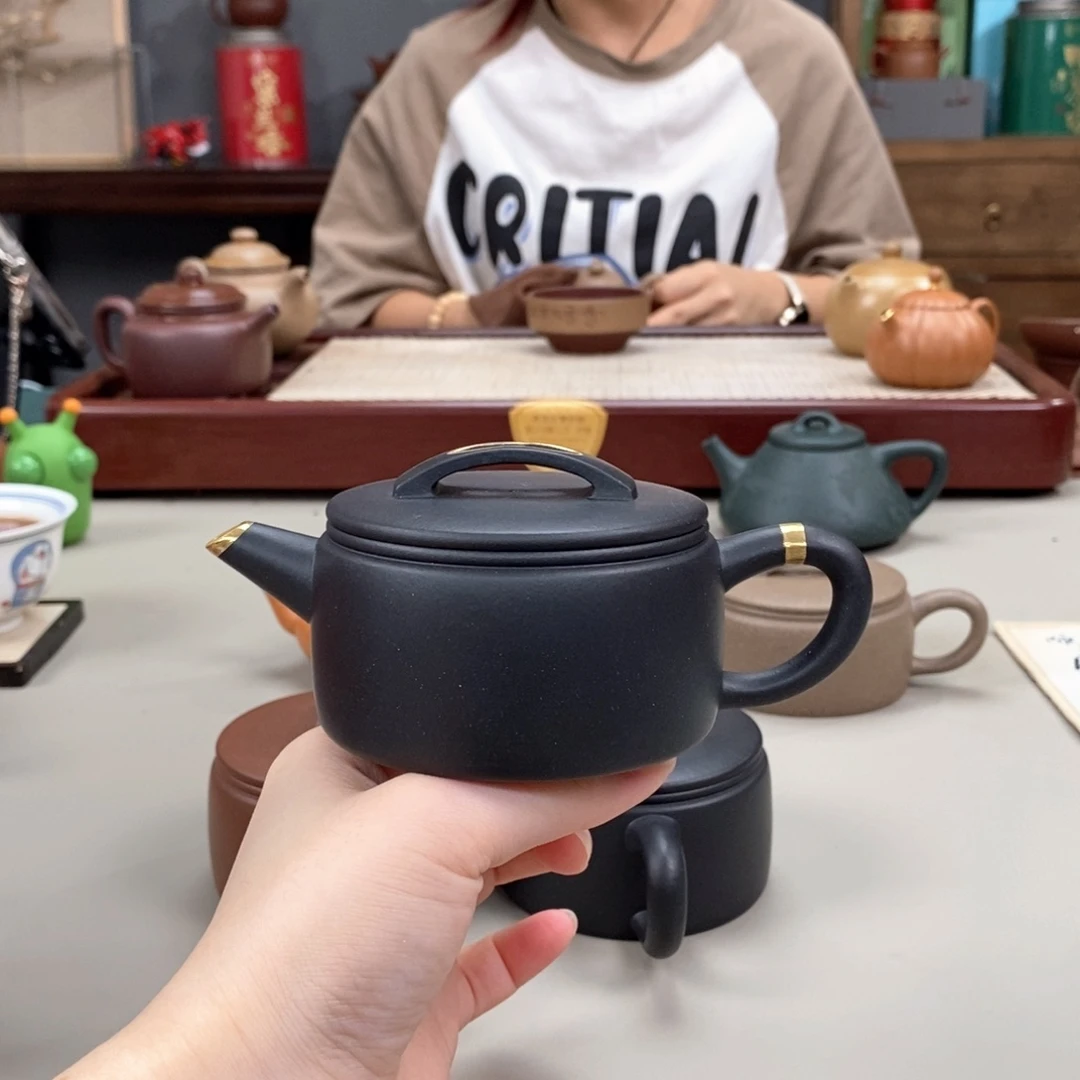茶壶紫砂捂灰汉瓦半手描金150cc