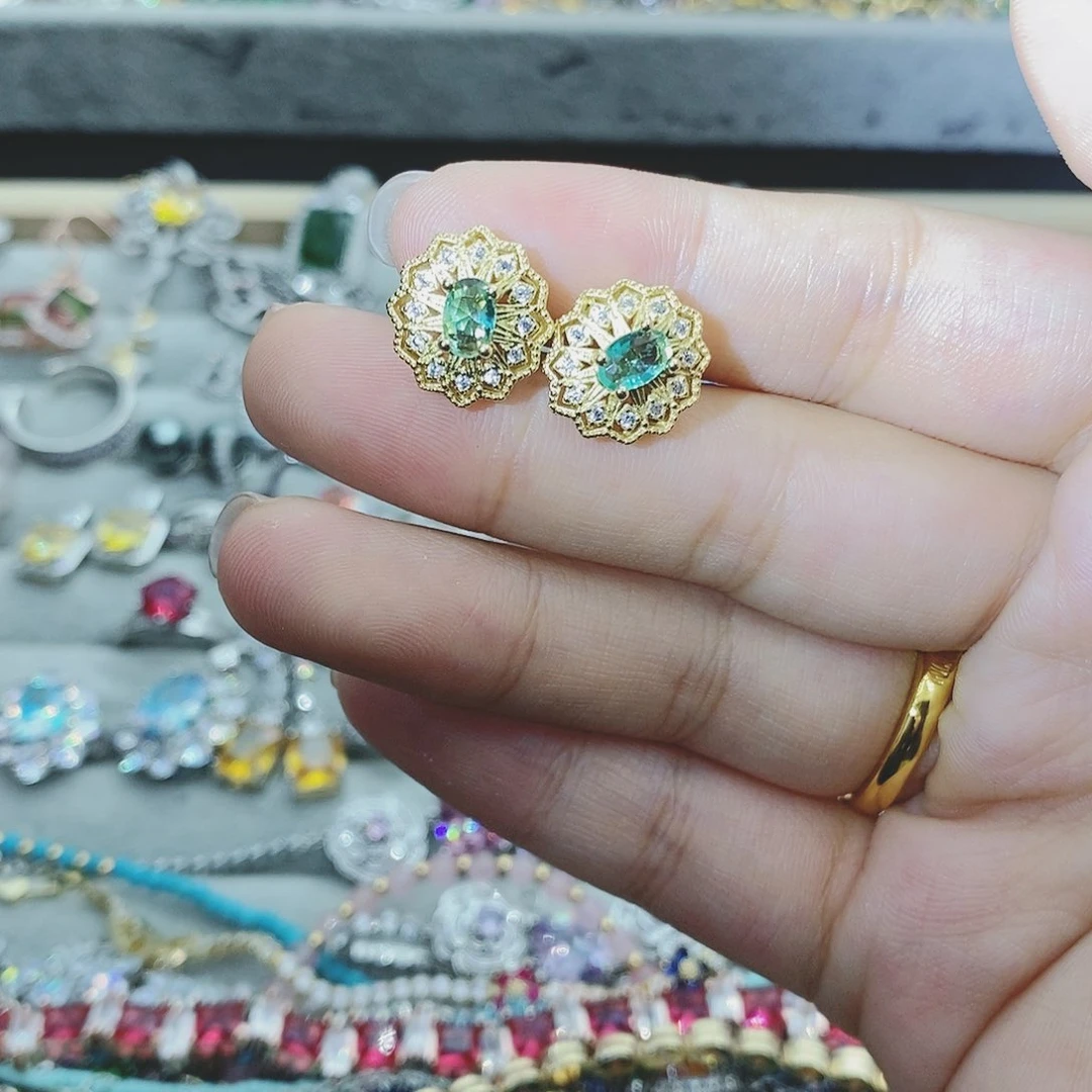 【闪购商品】银S925镶嵌耳饰托帕石