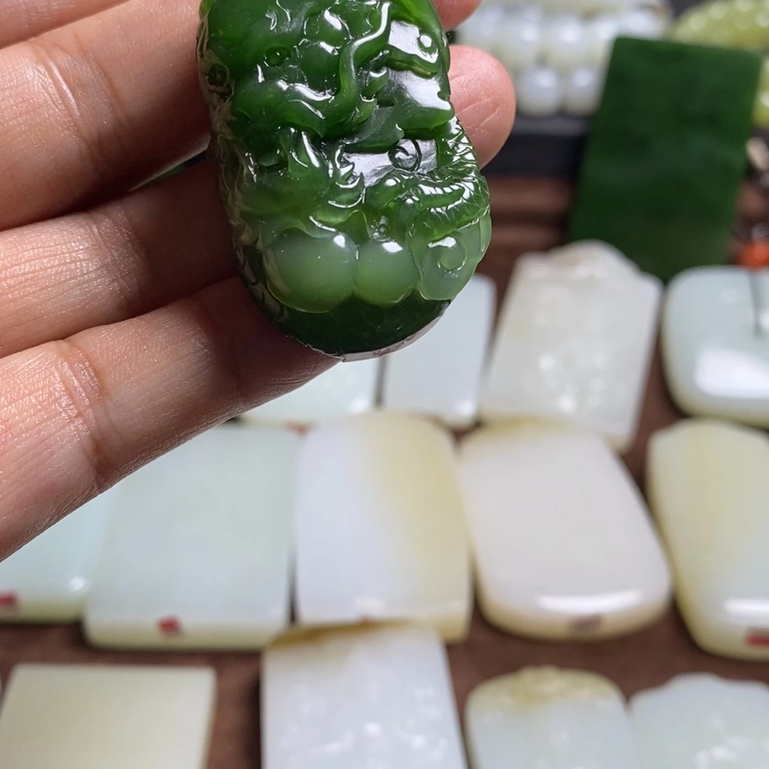 和田玉未镶嵌吊坠(不含链)