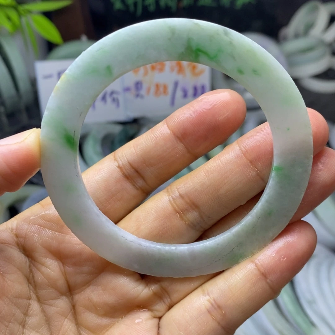 定制翡翠未镶嵌手镯