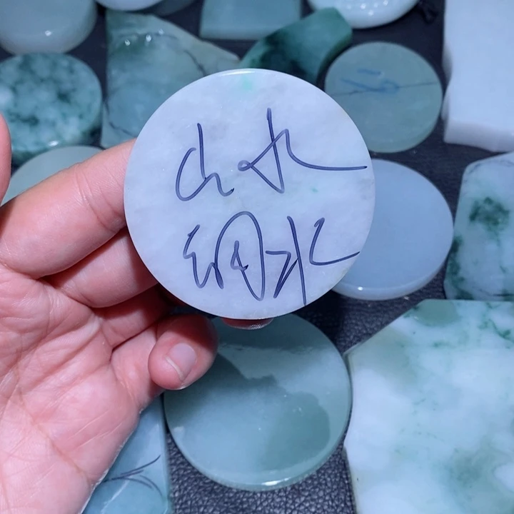 未镶嵌定制翡翠美**朵翡翠首饰