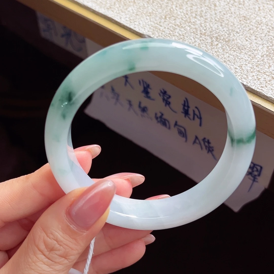翡翠未镶嵌手镯手镯