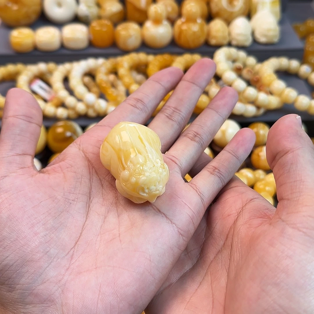 琥珀未镶嵌珠宝奇石