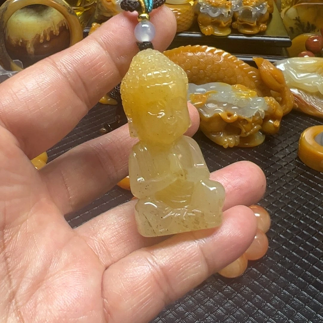 石英质玉未镶嵌颈饰