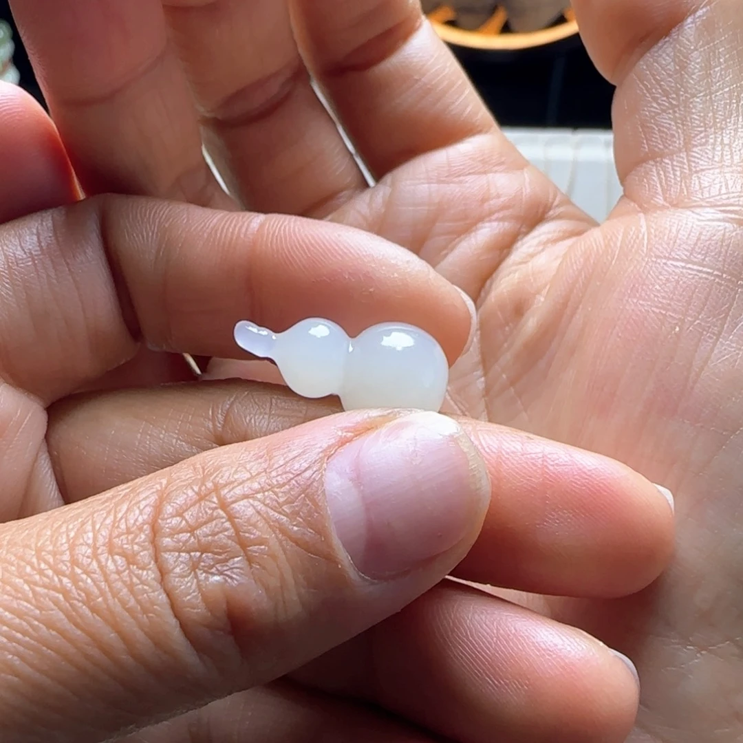 石***头和田玉未镶嵌颈饰