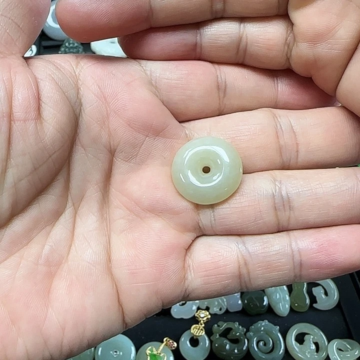 和田玉吊坠(不含链)未镶嵌