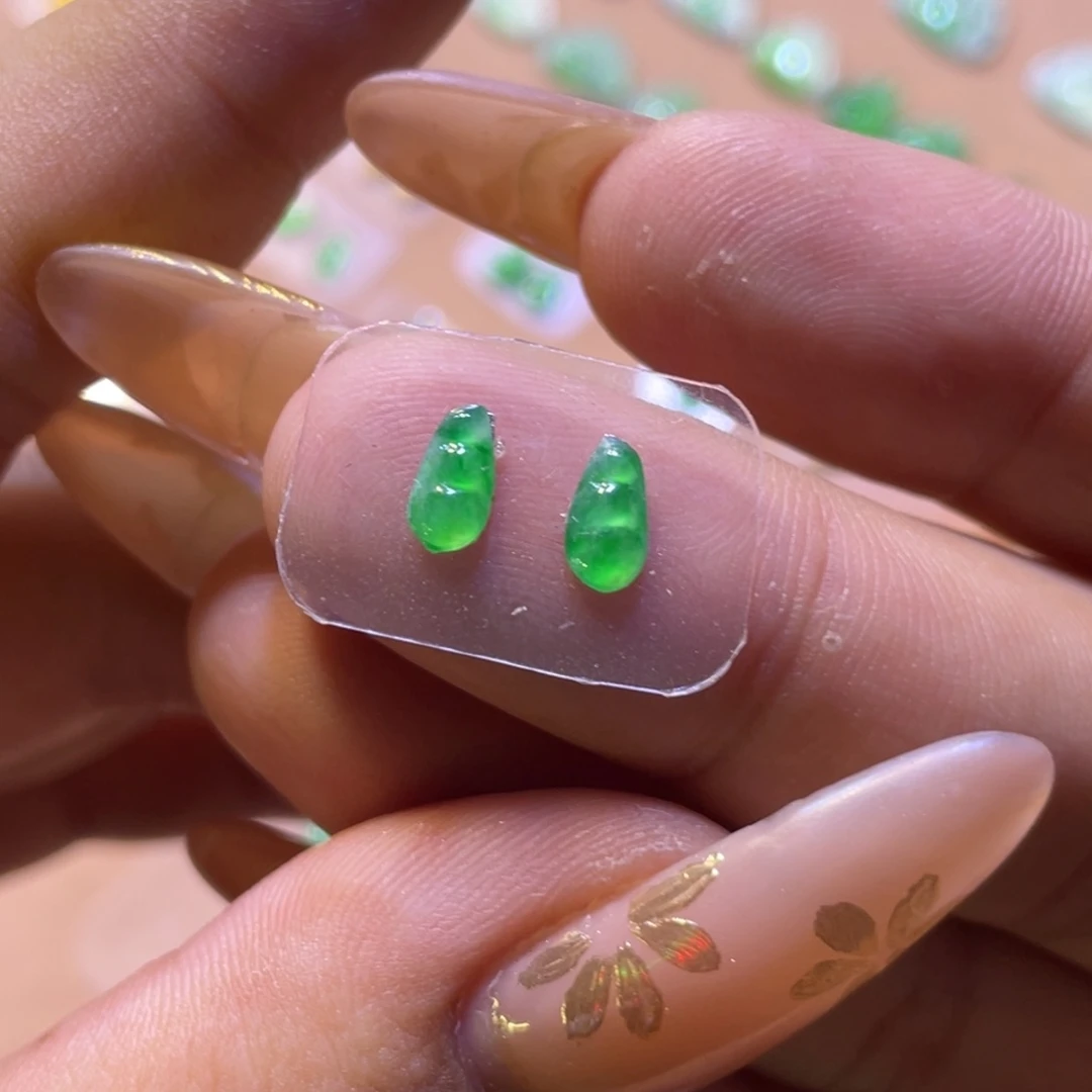 颈饰未镶嵌翡翠豆子