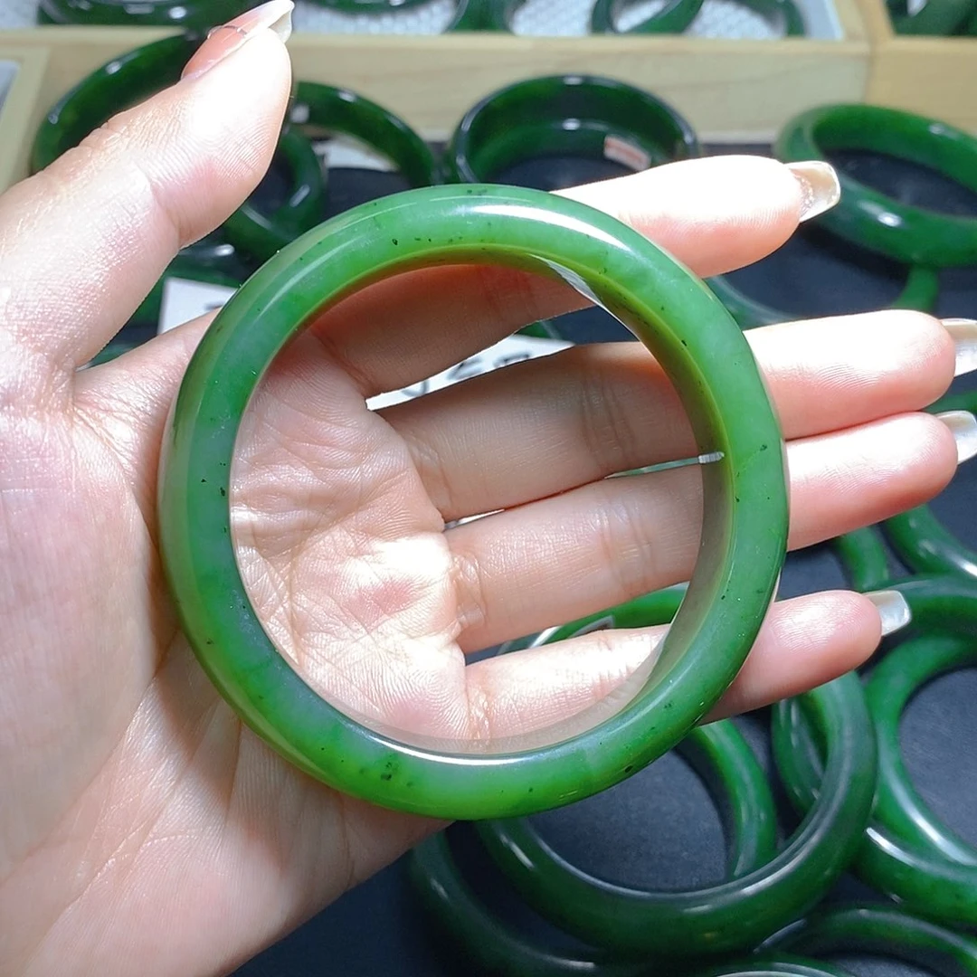 尘***花和田玉（碧玉）未镶嵌手链