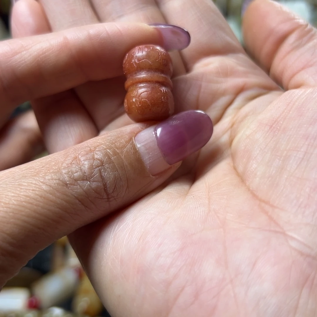 和田玉未镶嵌吊坠(赠链)