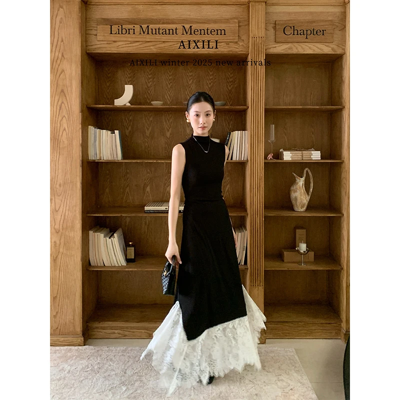 爱西里2025冬高级延伸立领无袖下摆蕾丝不规则针织连衣裙A1798