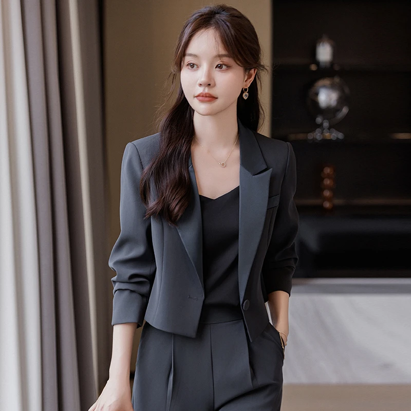 灰色短款西装外套女2025新款小个子气质女神范休闲职业西服套装春