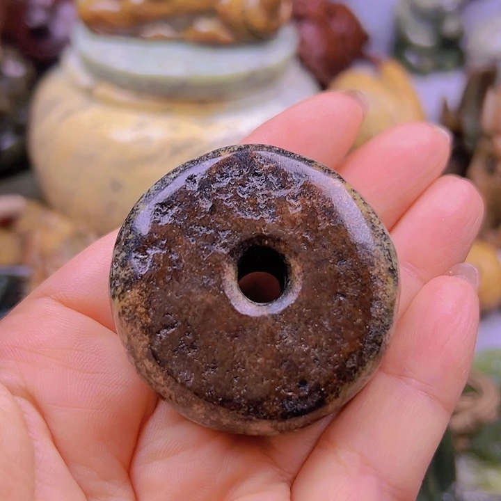 岫岩河磨玉（透闪石质玉）未镶嵌吊坠(不含链)