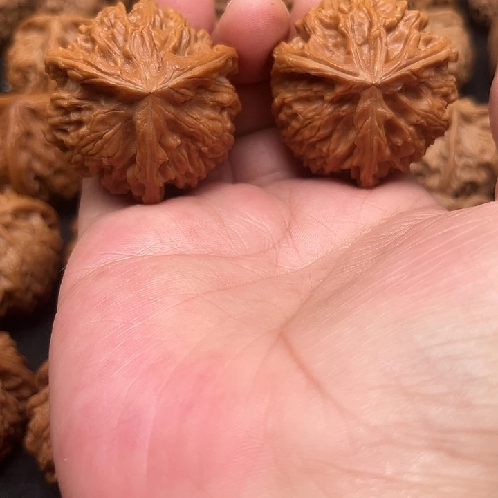 ****文玩核桃吊坠你们都在