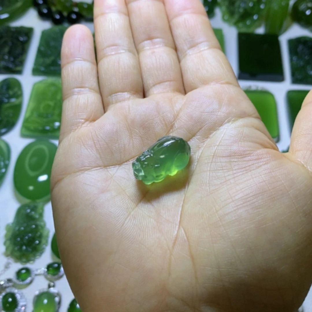【闪购商品】蛇纹石玉颈饰未镶嵌