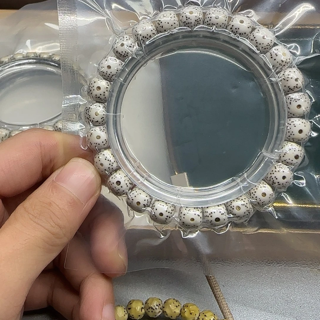 吊坠星月菩提8.8。