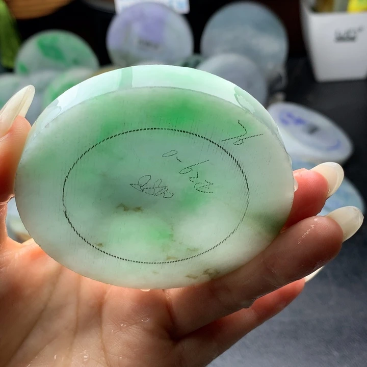 定制翡翠未镶嵌手镯