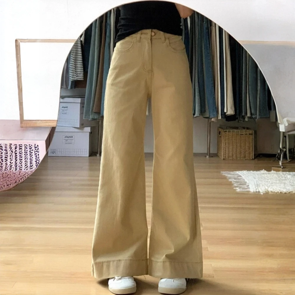 美式卡其色不贴腿微喇牛仔裤女秋季新款高腰宽松显瘦拖地喇叭裤子