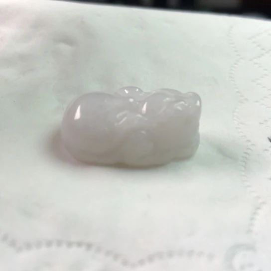 安***下翡翠未镶嵌颈饰吊坠