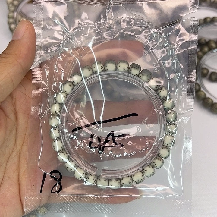 J***.吊坠星月菩提绿背河豚