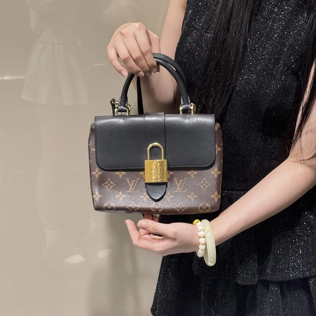 95新 LouisVuitton/路易威登 lv拼色lockybb锁头斜挎包