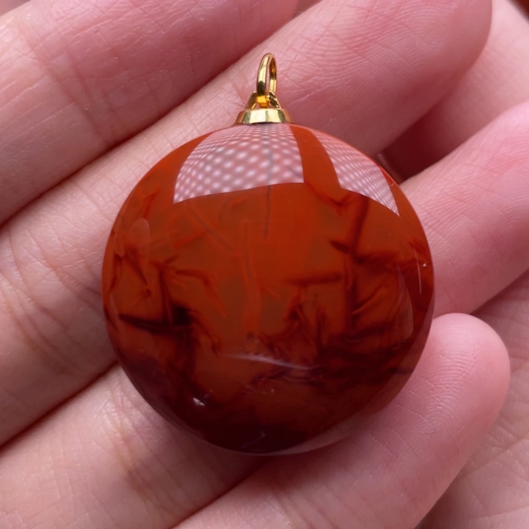 南红玛瑙18K金镶嵌珠宝奇石圆牌吊坠