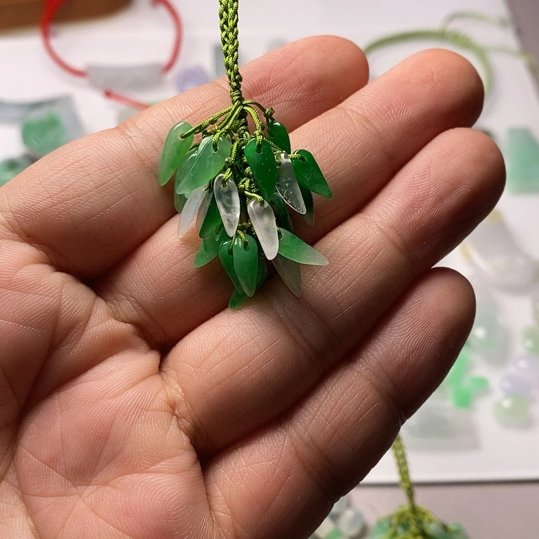 翡翠颈饰未镶嵌R****r天然翡翠
