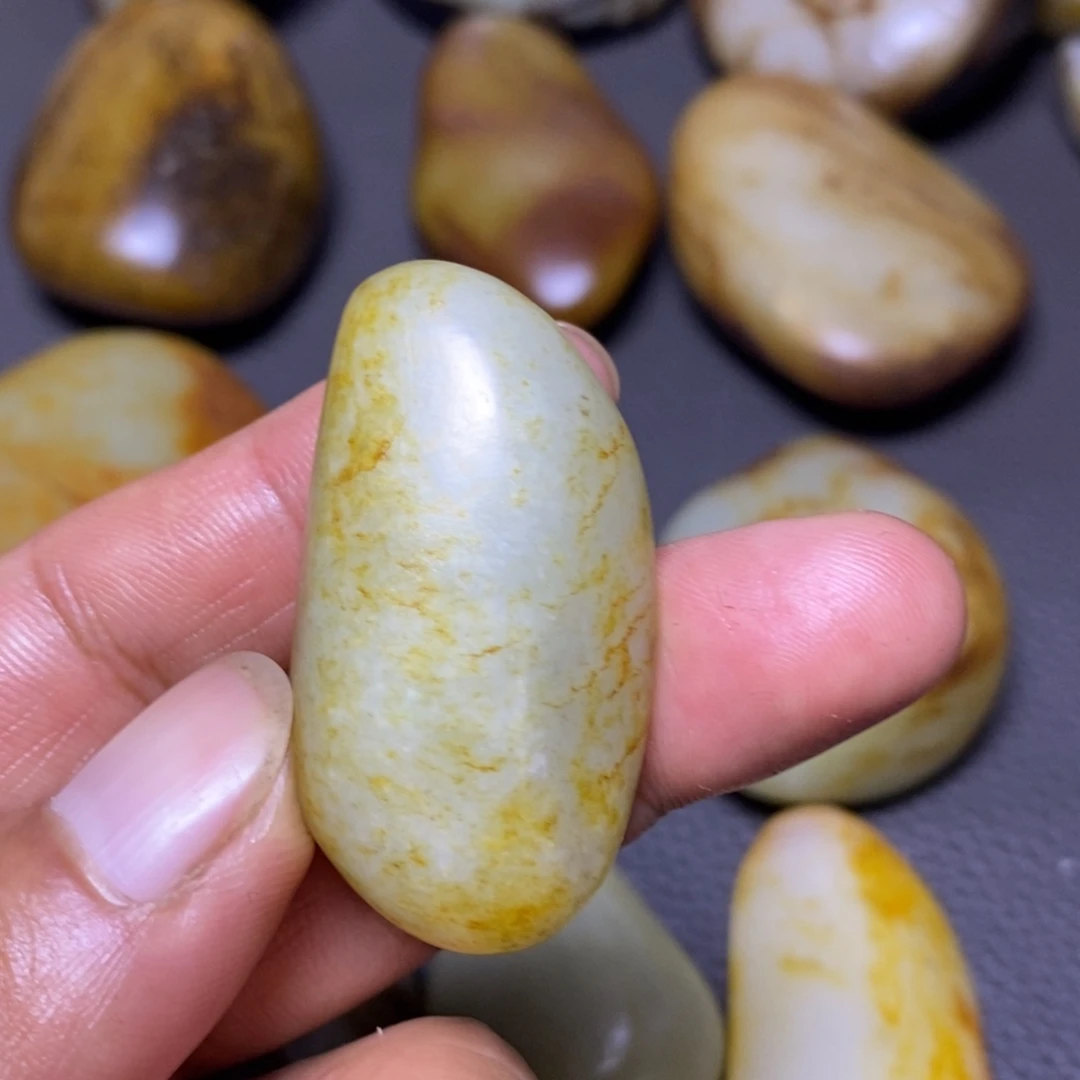 未镶嵌和田玉（糖玉）挂件
