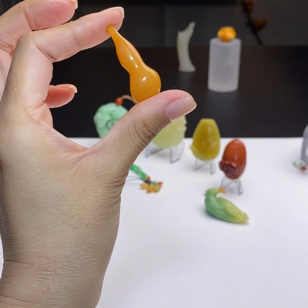 石英质玉（缅黄）未镶嵌颈饰