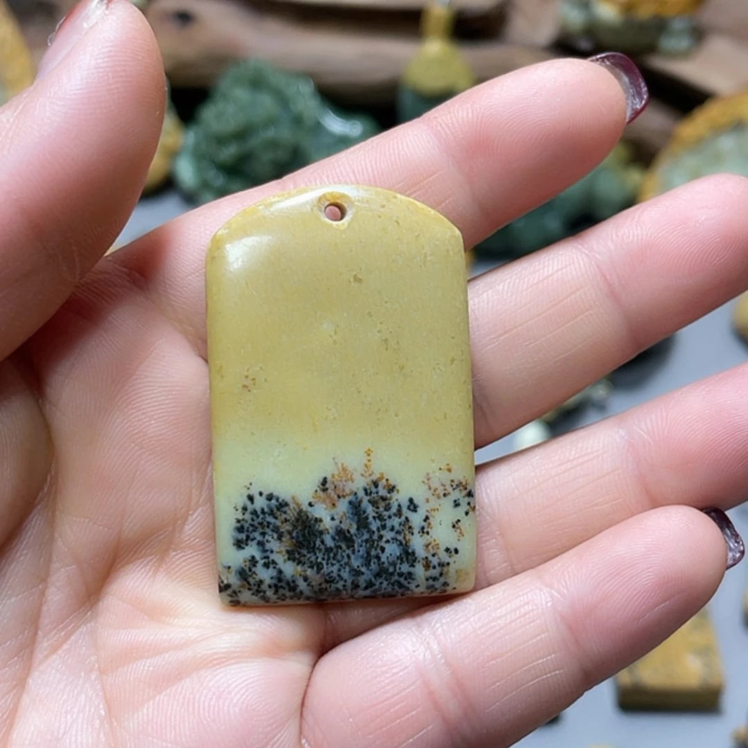 【闪购商品】岫岩河磨玉（透闪石质玉）把件未镶嵌张