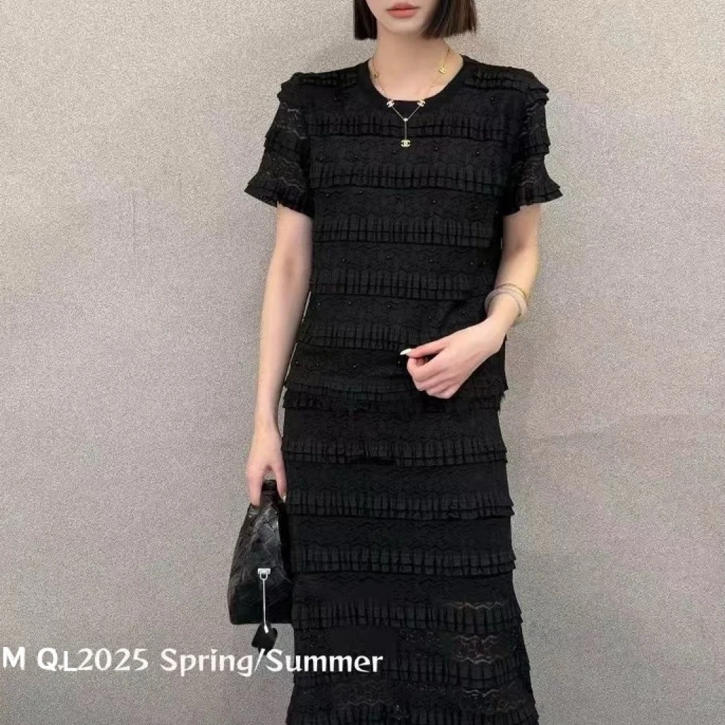 秋冬高级欧货2025赫本风律动莫兰迪显高a字显瘦重工连衣裙