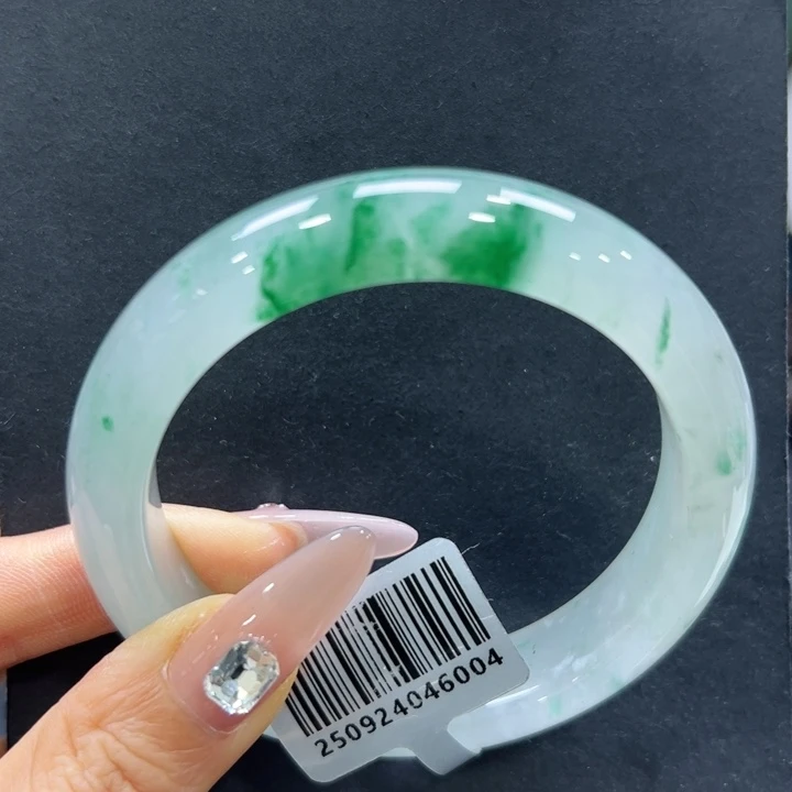 石英质玉（非洲翠）未镶嵌手镯