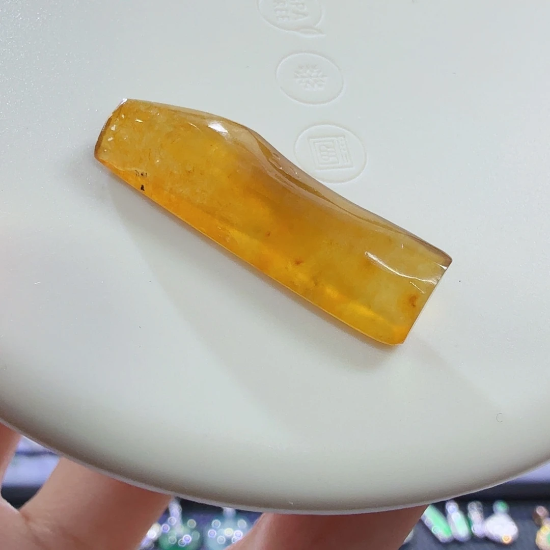 翡翠未镶嵌颈饰裸石