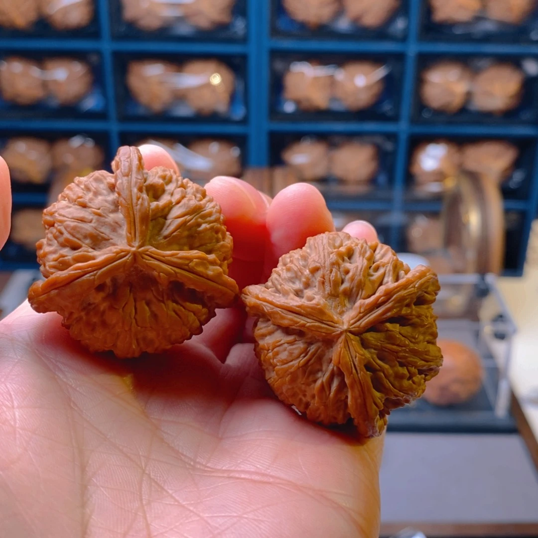 精品核桃把件41白奔