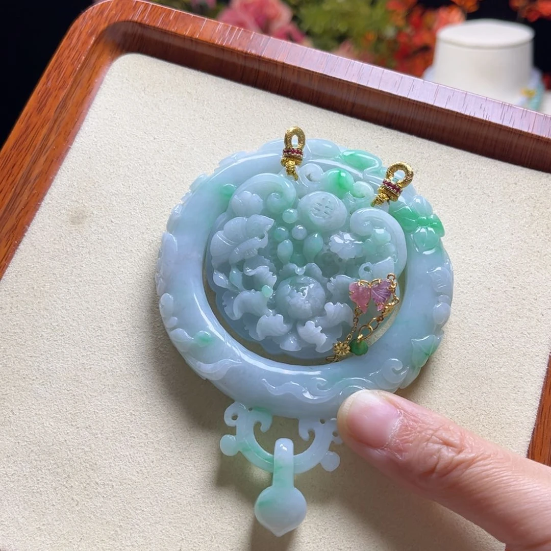 翡翠颈饰未镶嵌冰阳绿叮当套镯