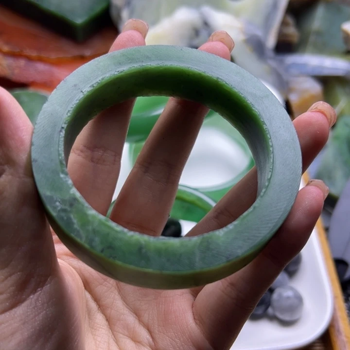 用***5和田玉未镶嵌珠宝半成品