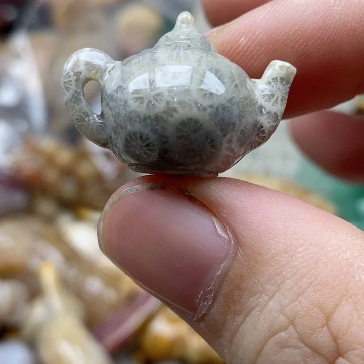 硅化珊瑚（珊瑚玉）未镶嵌颈饰小