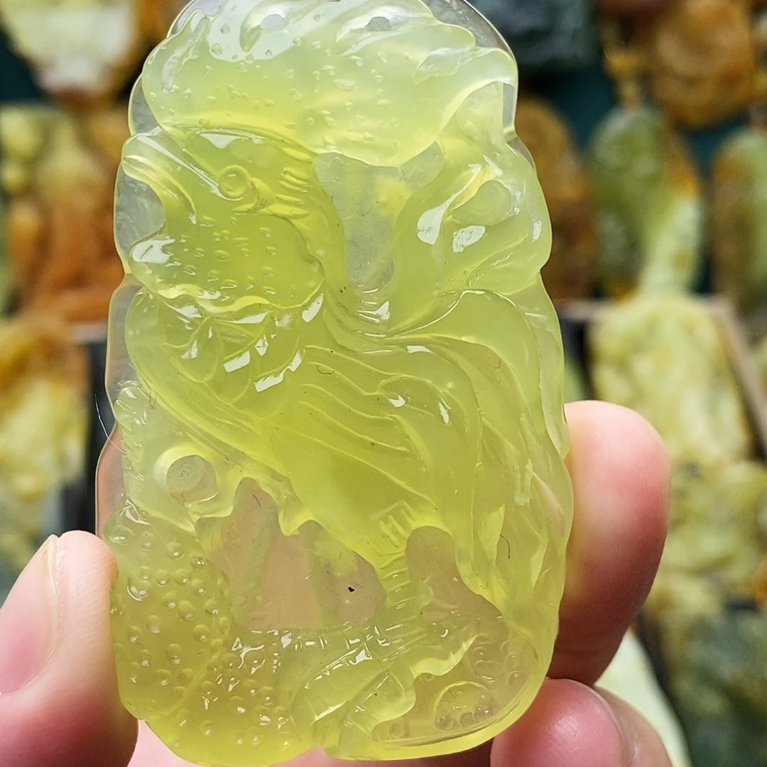 蛇纹石玉未镶嵌颈饰生肖鸡