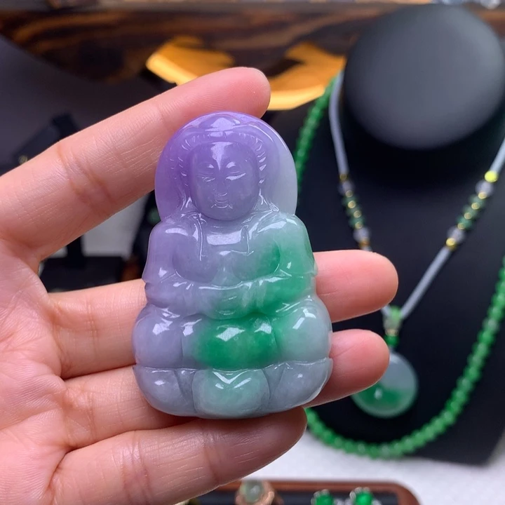 翡翠吊坠(赠链)未镶嵌