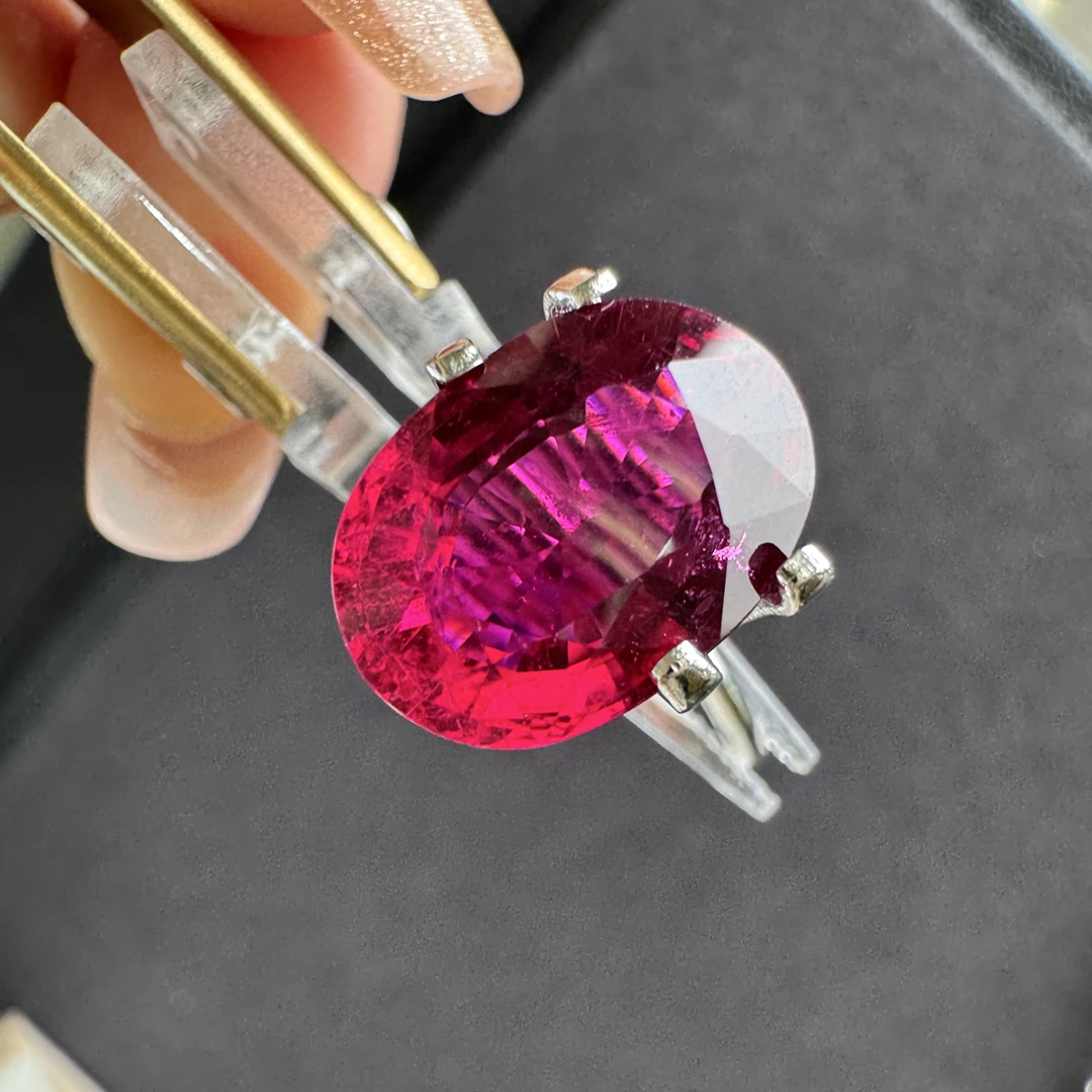 卢比来碧玺6.98ct鲜艳荧光红裸石