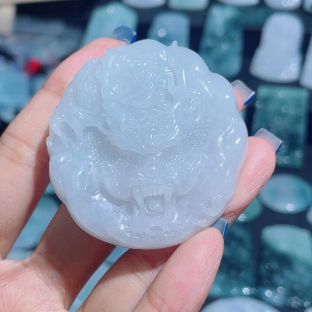 翡翠未镶嵌颈饰龙牌