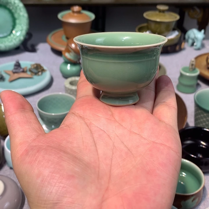 龙泉青瓷梅子青铃铛杯