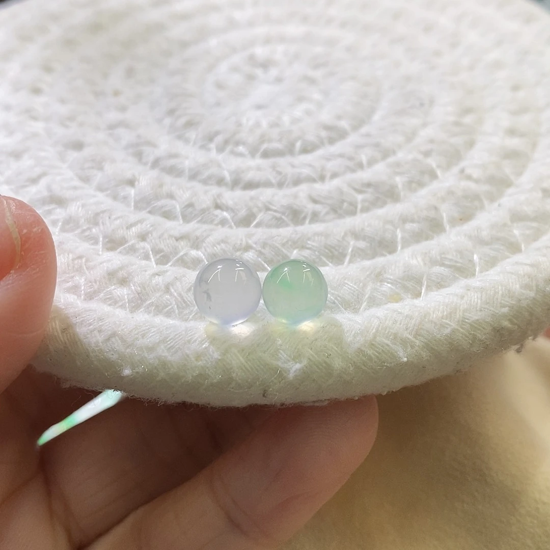 未镶嵌挂件翡翠单颗价格 多样性发其一