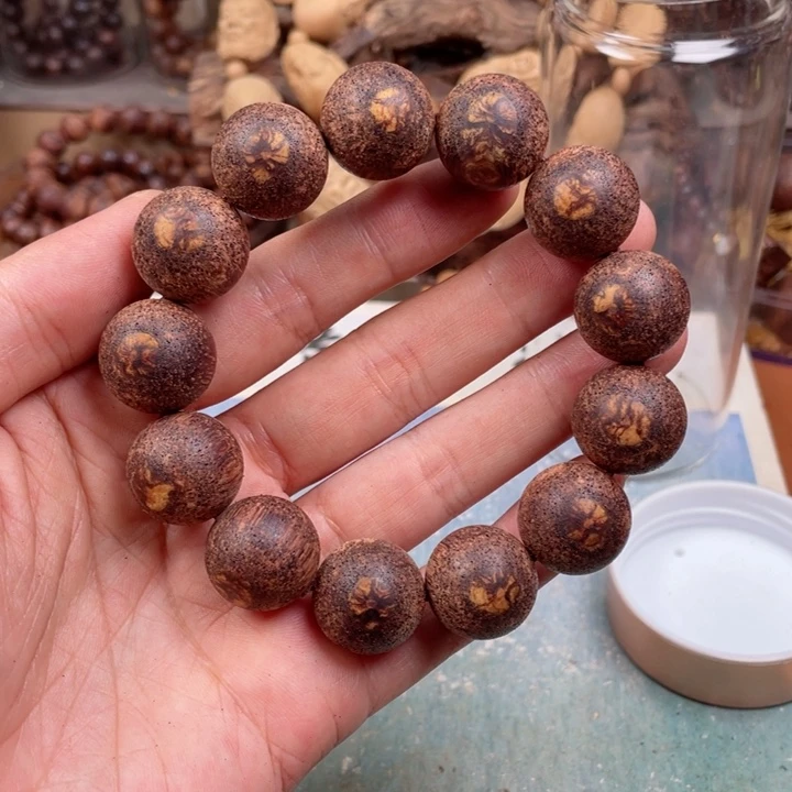 降真香无事牌红降鸡油黄天眼1.8手串