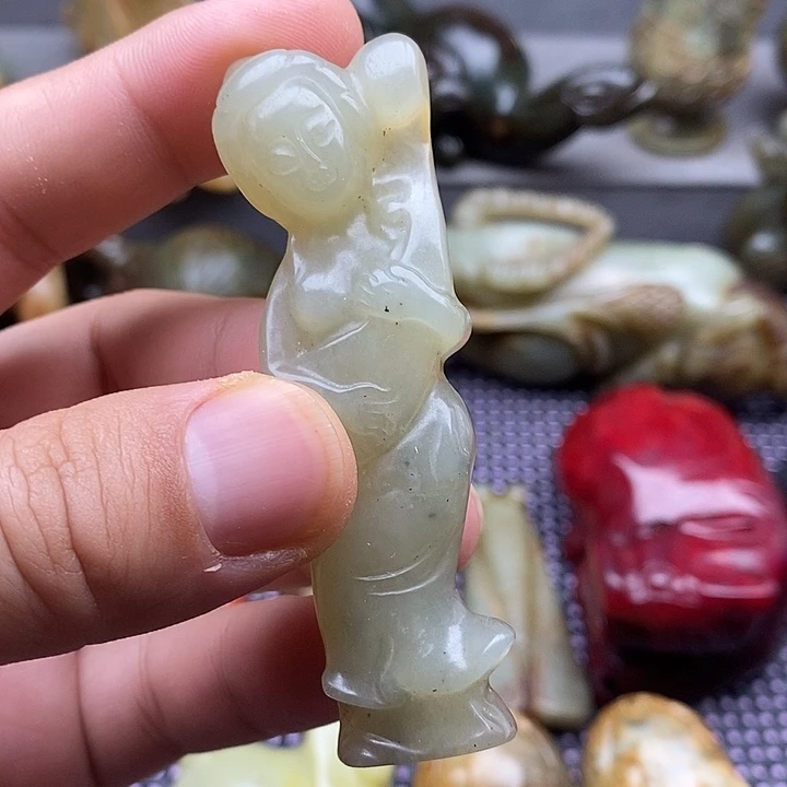 蛇纹石玉未镶嵌颈饰