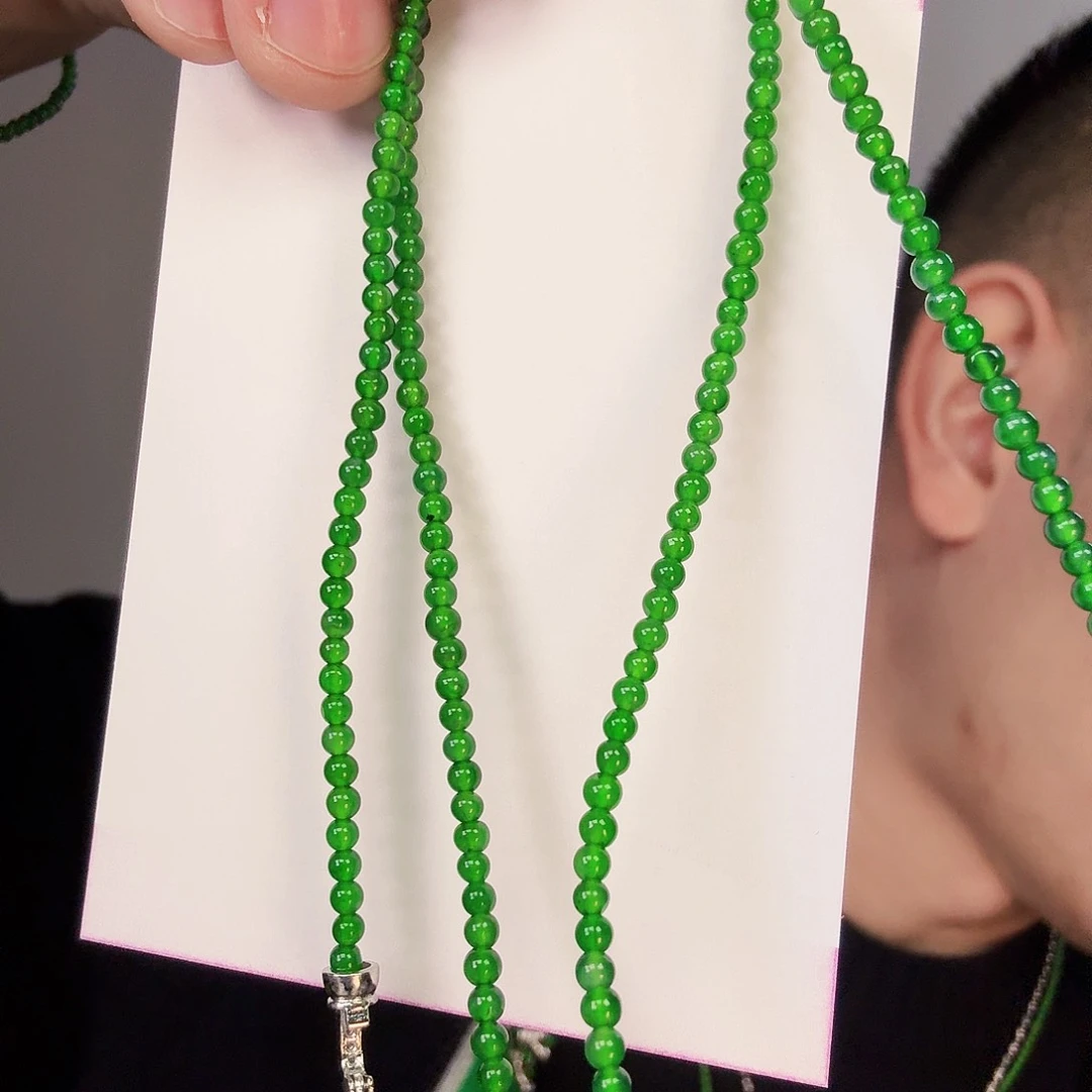 翡翠颈饰未镶嵌一件