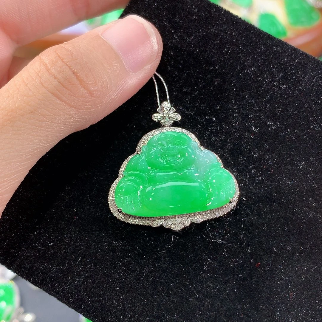 翡翠18K金镶嵌颈饰