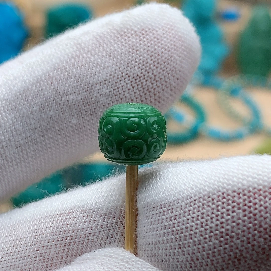 绿松石未镶嵌颈饰