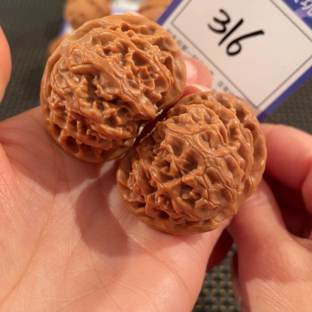 文玩核桃把件316号4.3➕宫灯